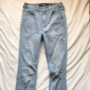 light blue ripped skinny jeans